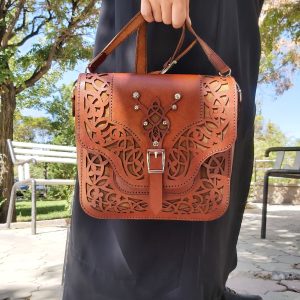 کیف دوشی اسپرت نقش اساسی در زمینه مد دارند