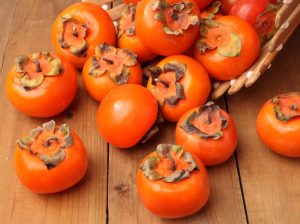 خرمالو در بازار شیراز باعث کاهش فشار خون می شود