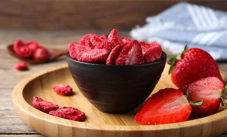 قیمت خرید خواص توت فرنگی خشک + طرز تهیه