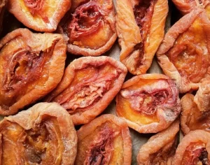 خرید جدیدترین انواع هلو خشک با قیمت مناسب