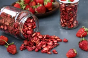 بهترین میوه خشک توت فرنگی + قیمت خرید عالی