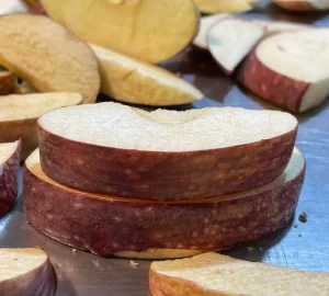 خرید و قیمت بهترین انواع سیب سرخ خشک پفکی